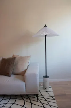 Golvlampa 'Matisse' - Vit/Svart